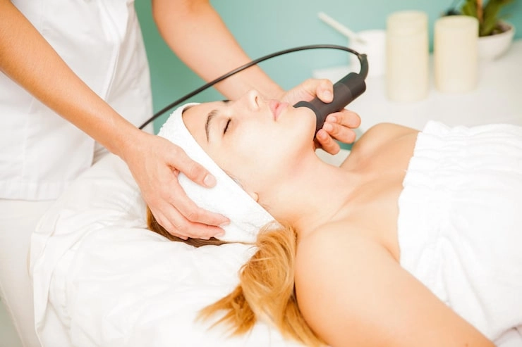Beauty Salon Treatment Guide HIFU vs. Mesotherapy – Top Choices for Facial Rejuvenation